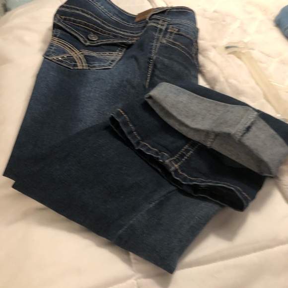 EUC Wallflower “ The Lucious Curvy Fit” Bootcut Jeans Indigo Denim Tint Finish - Picture 2 of 11